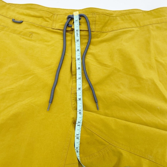 Duluth Trading Co Men's DuluthFlex Bull Moose 9" Board Shorts Olde Gold Size 40 - Picture 9 of 13